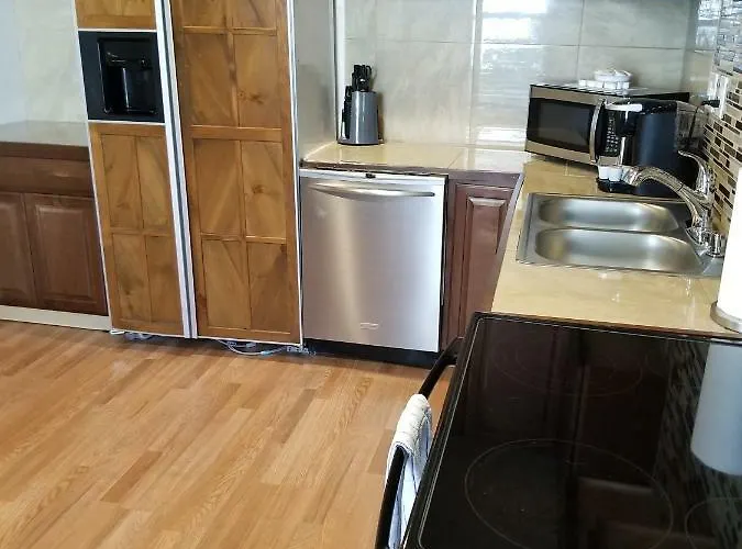 514 W 23rd St *
