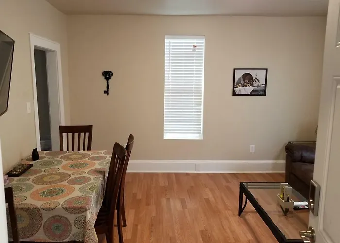 514 W 23rd St Appartement